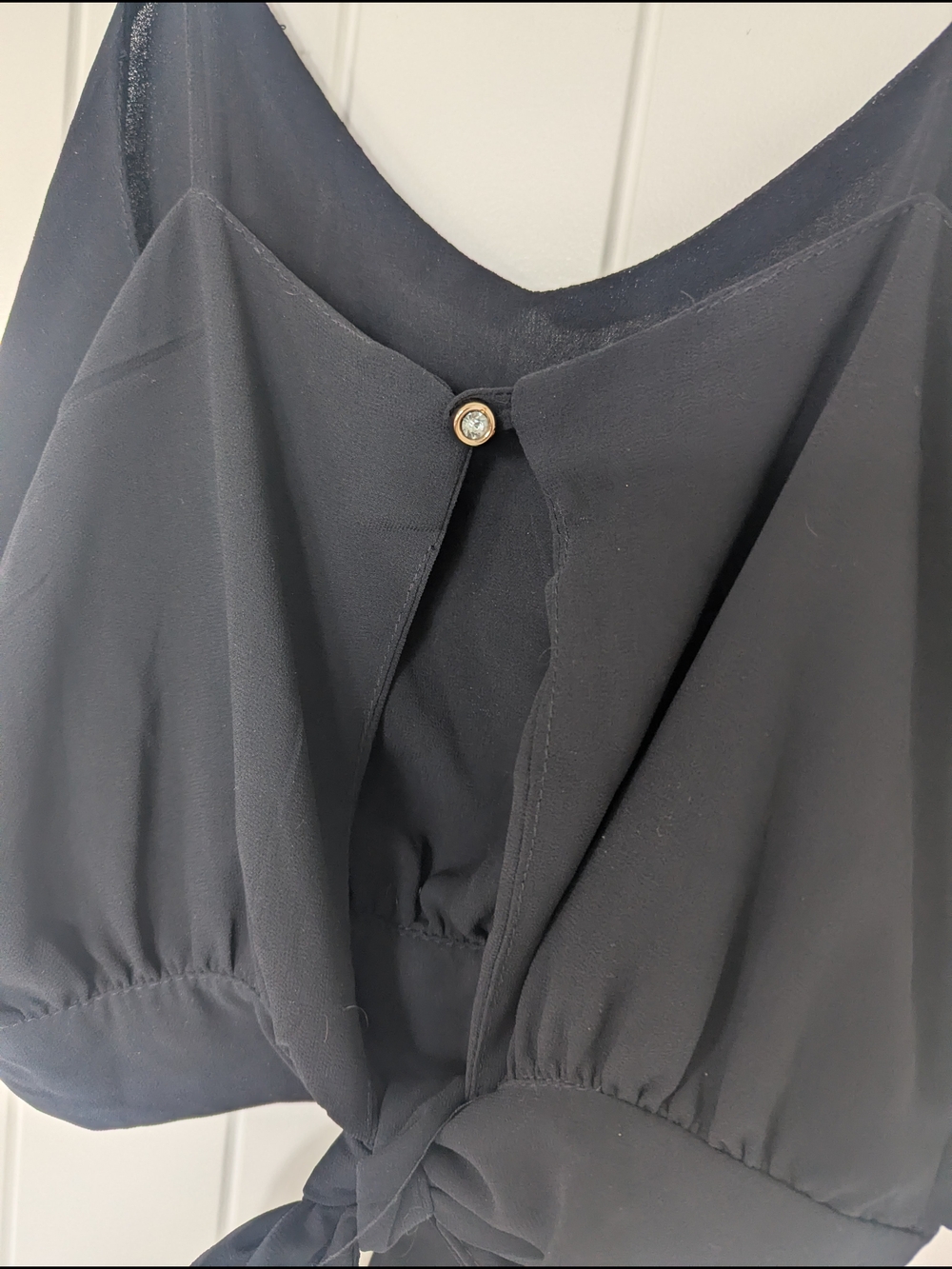 Black Spaghetti Strap Tie-Back Cami Top - Picture 3 of 3